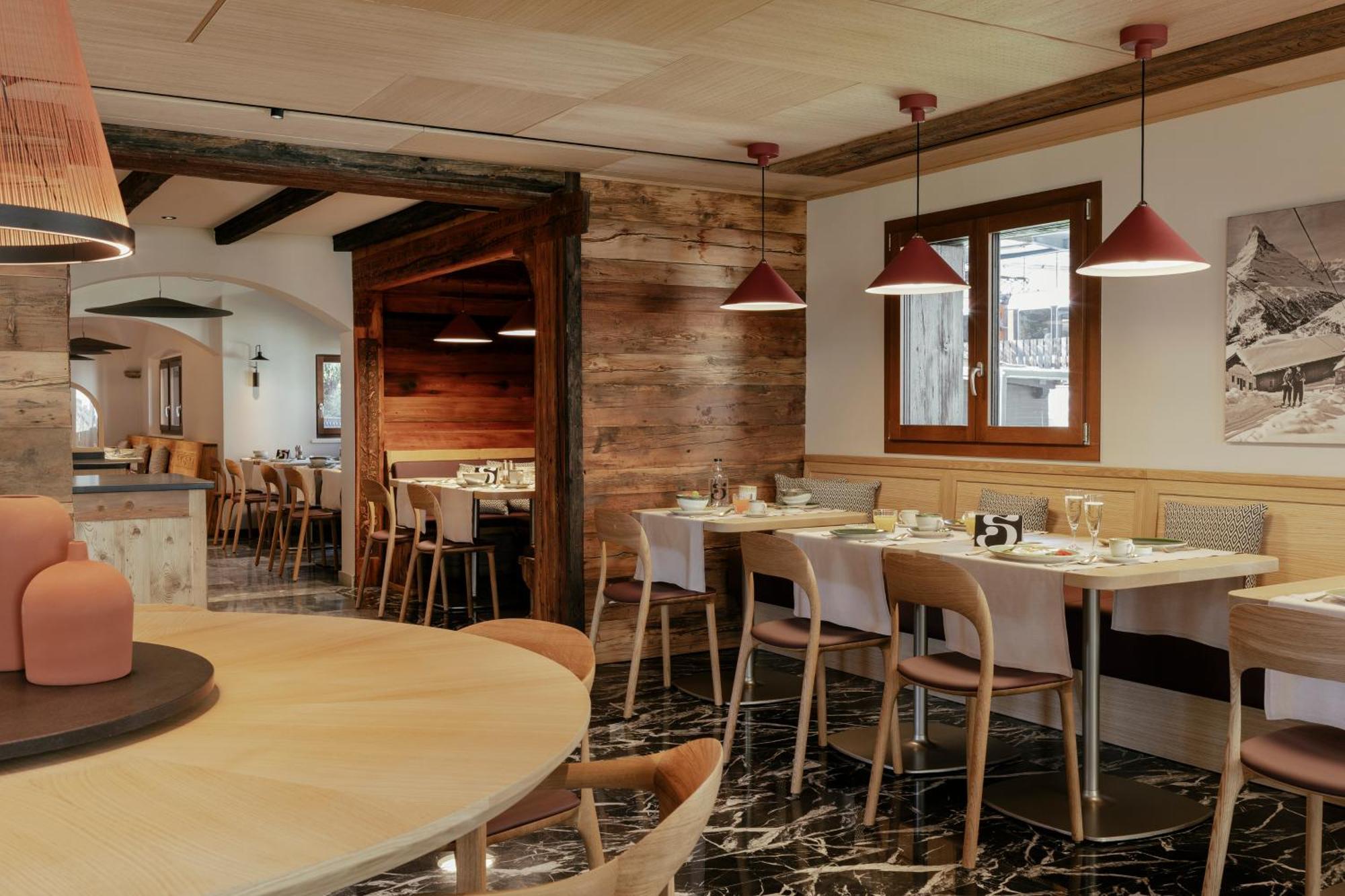 Schloss Zermatt - Cbd & Adaptogenic Spa And Sport Hotel ภายนอก รูปภาพ