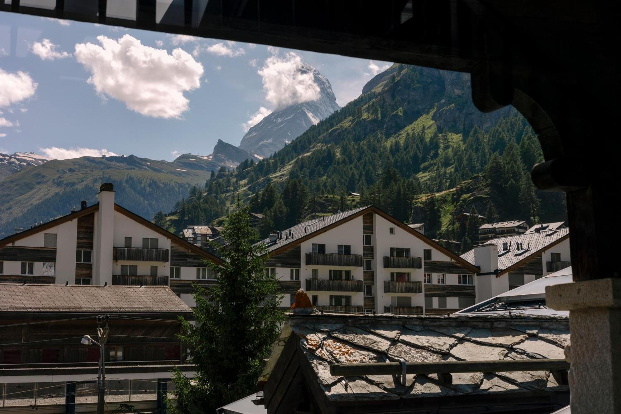 Schloss Zermatt - Cbd & Adaptogenic Spa And Sport Hotel ภายนอก รูปภาพ
