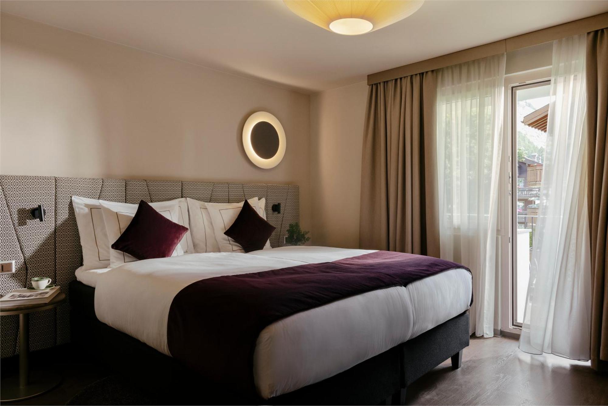 Schloss Zermatt - Cbd & Adaptogenic Spa And Sport Hotel ภายนอก รูปภาพ