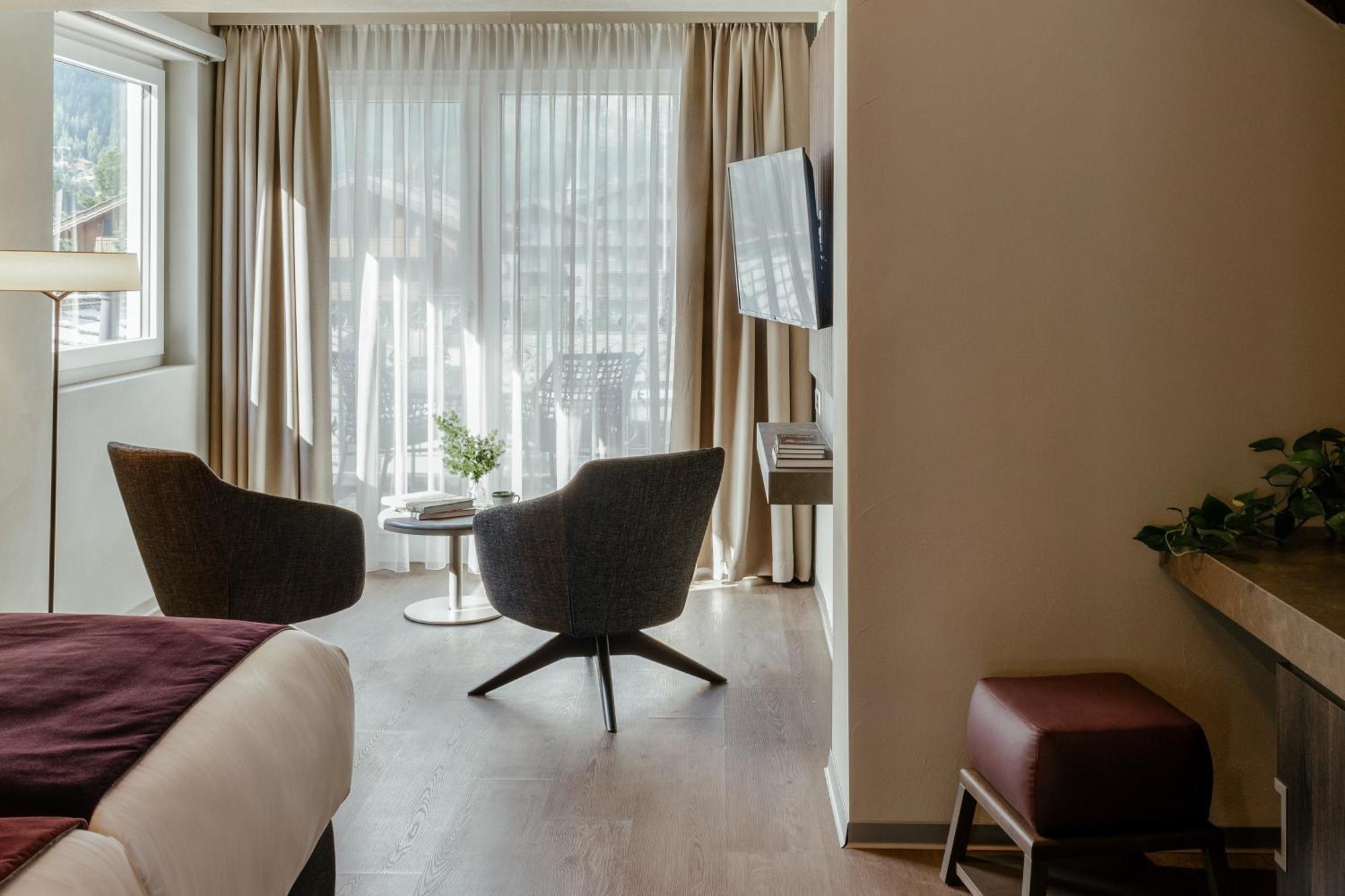 Schloss Zermatt - Cbd & Adaptogenic Spa And Sport Hotel ภายนอก รูปภาพ