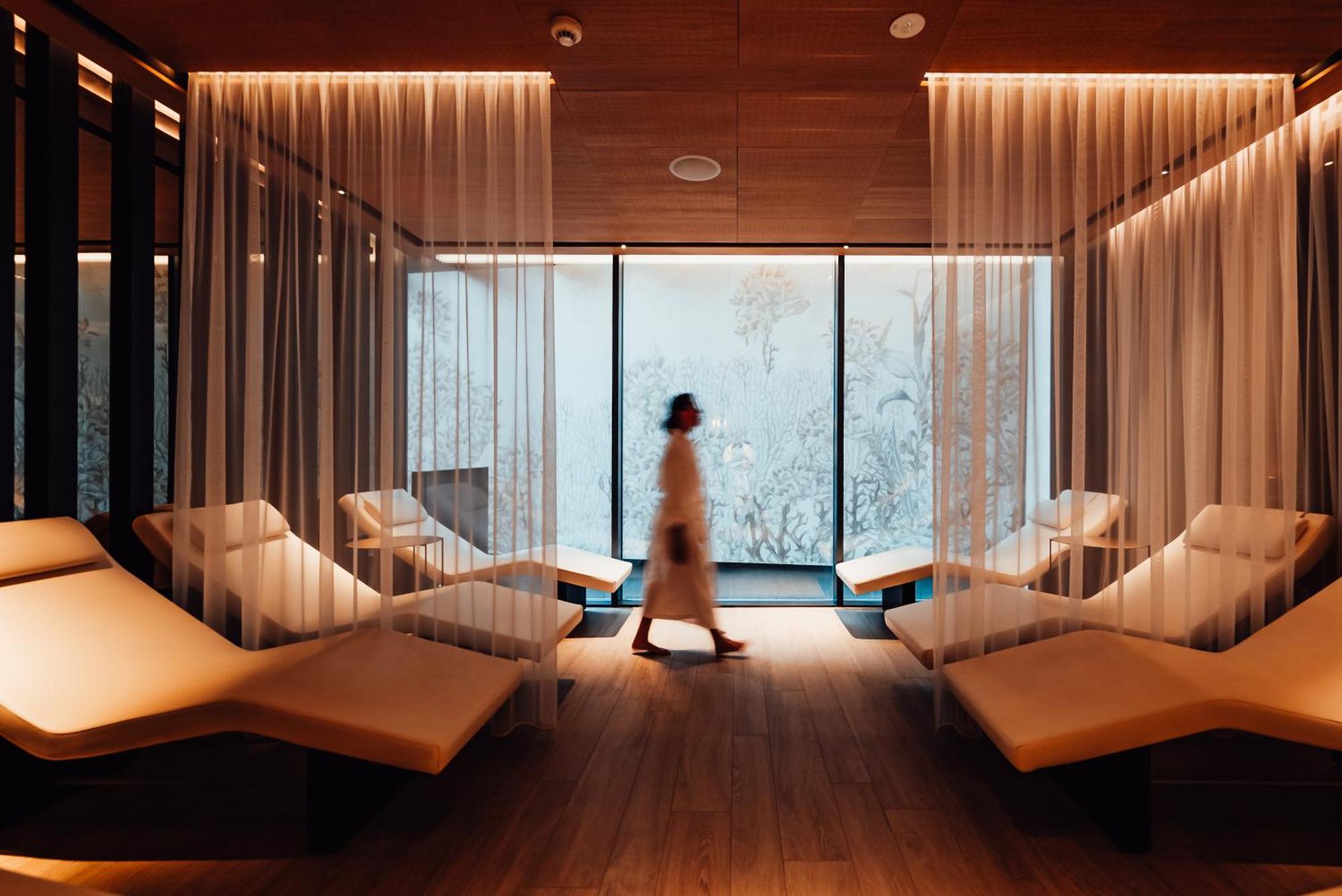 Schloss Zermatt - Cbd & Adaptogenic Spa And Sport Hotel ภายนอก รูปภาพ